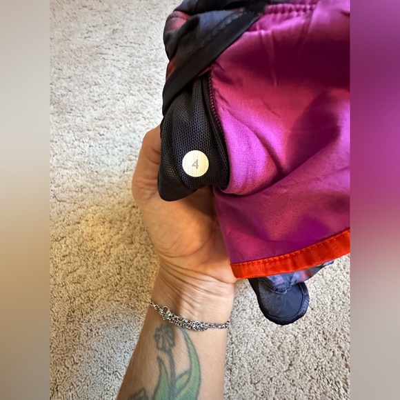 Lululemon Super Squad Short - Picture 7 of 7